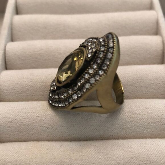 Chloe and Isabel | Pavé North South Ring | Citrine | Size 7 - Picture 4 of 6